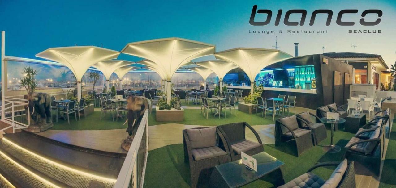 Torrevieja Experience Atico 1ª Lineaアパートメント エクステリア 写真
